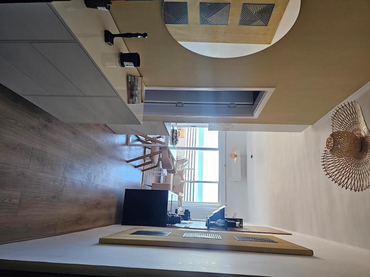 Luxury With Sea View Apartment