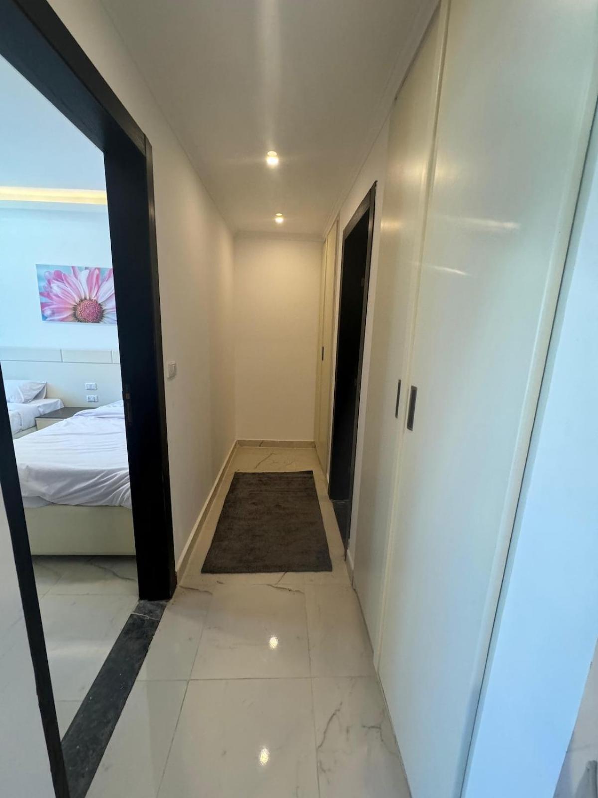 Apartment Cozy One Bedroom In A Compound With Ac