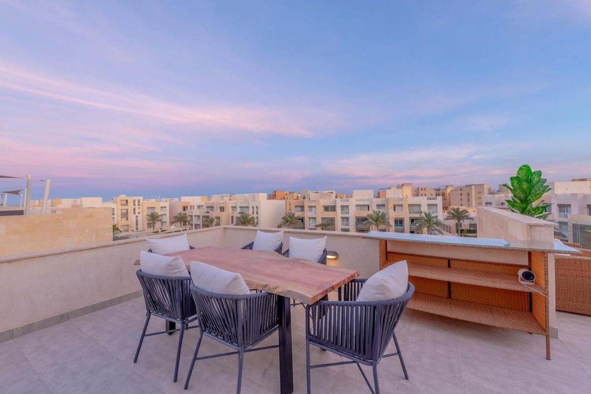 Coastal Vibe 2br Mangroovy Gouna With Rooftop Cinema, Bbq, Pool & Access