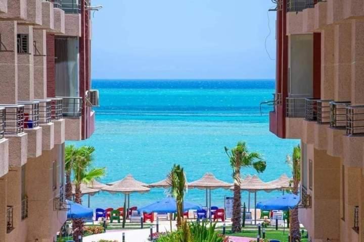 Aparthotel For Couples & Family - - Free Fast Wi Fi *