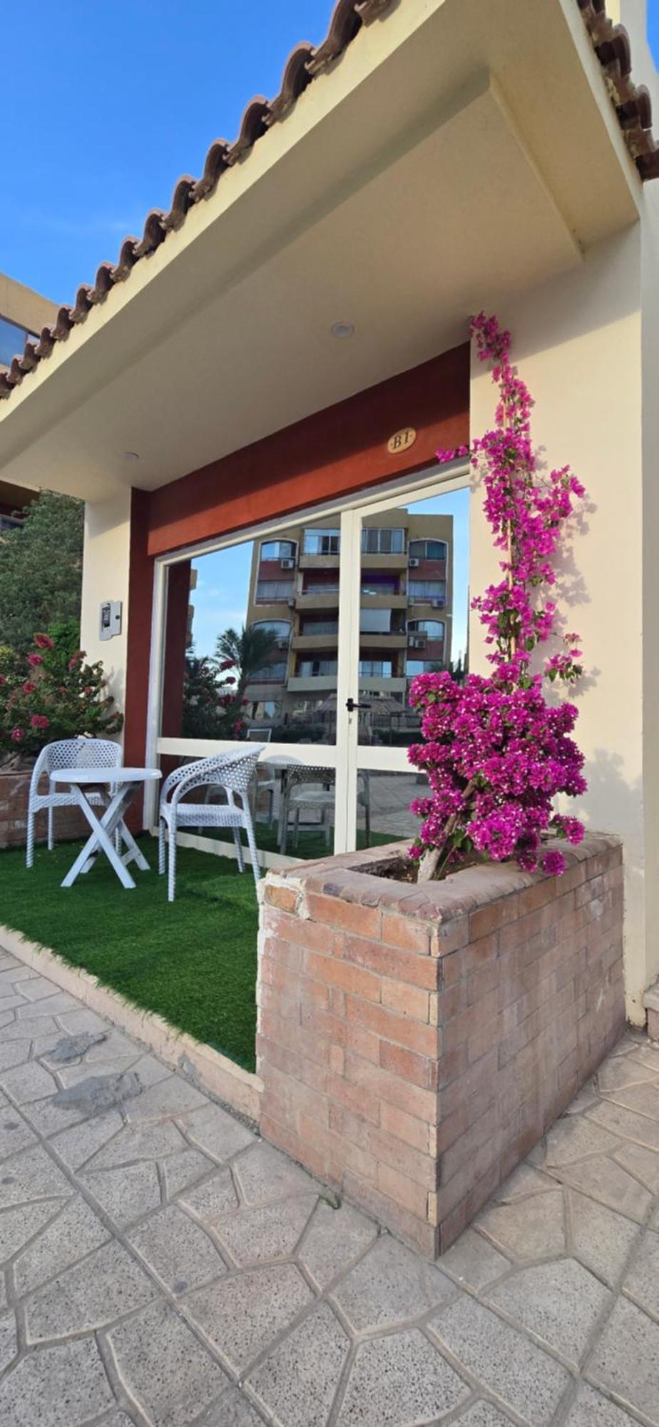 Private And Pool View Apartment *