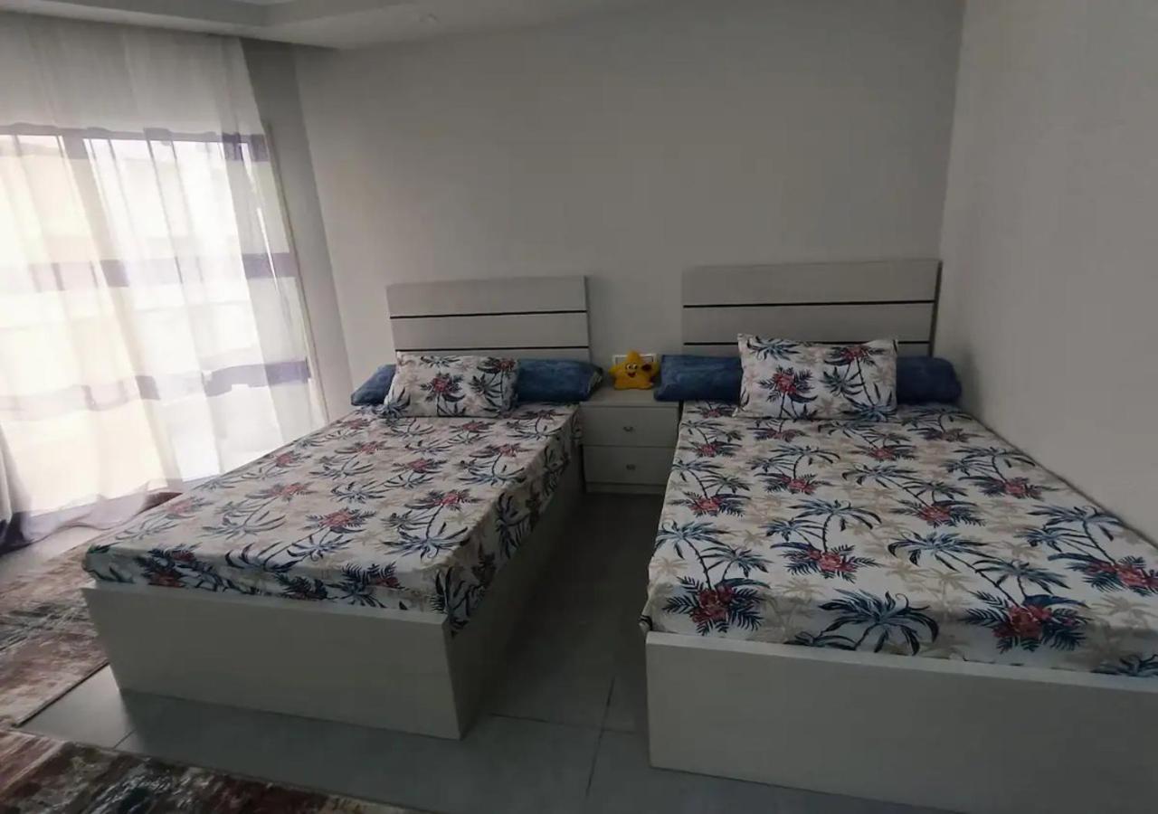 Apartment 10 Steps From And Heart, Furnished With Modern Kitchenette