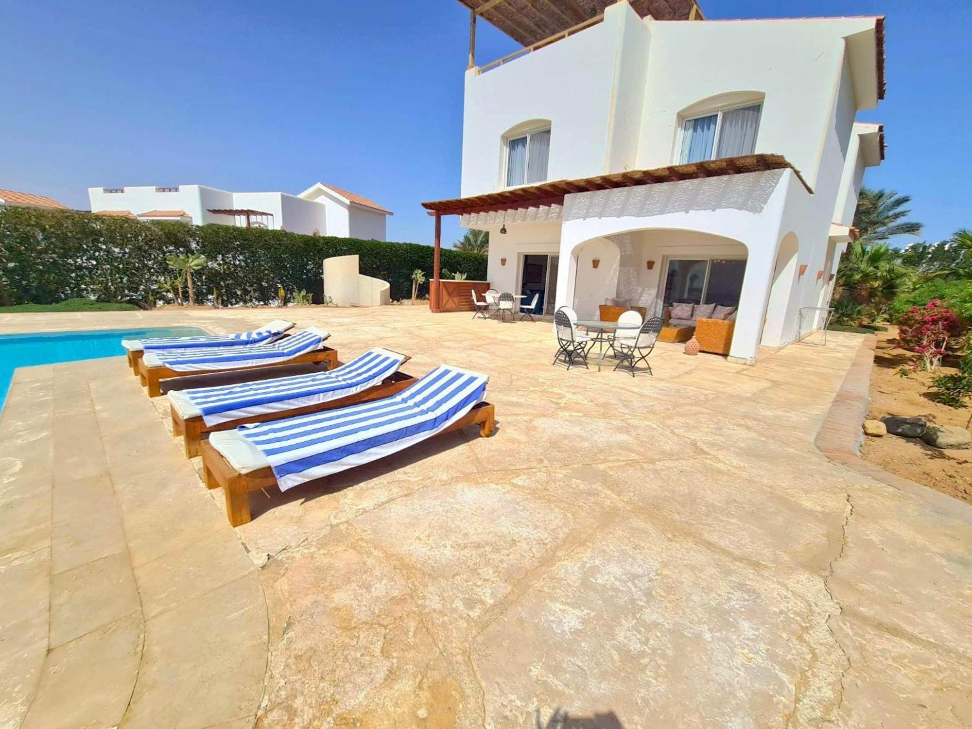 Villa White
