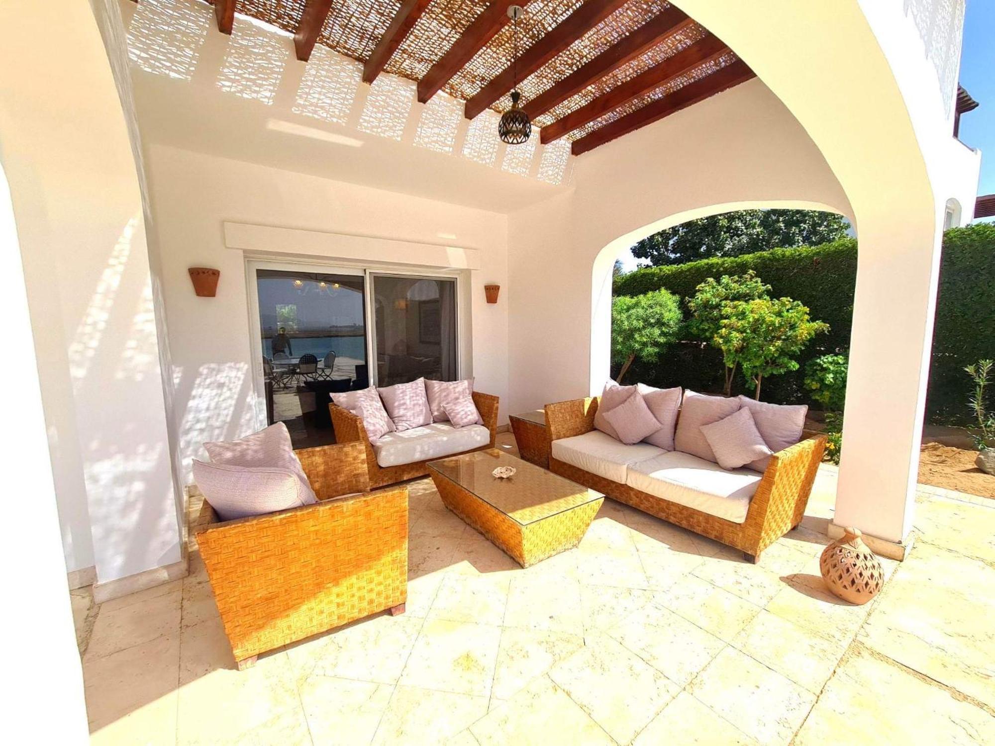 Villa White *