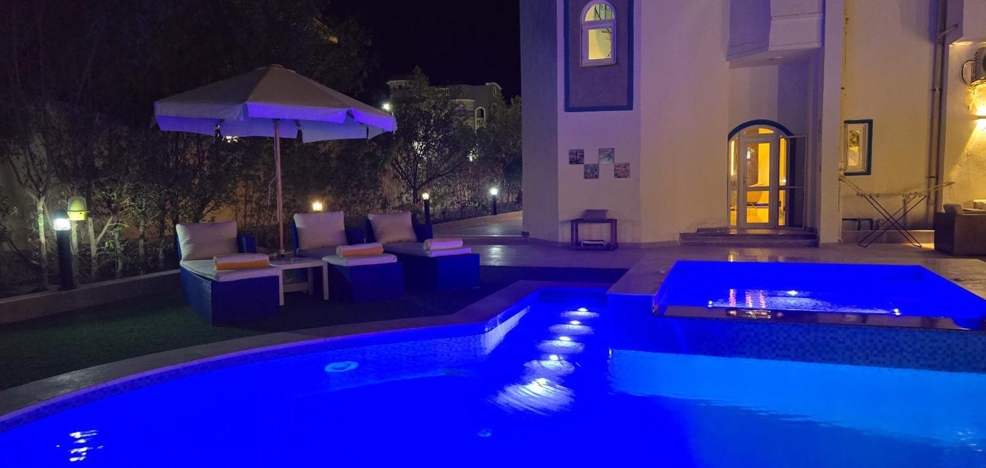 Luxury Royal Blue Family 8pers Private Pool Villa Hurghada