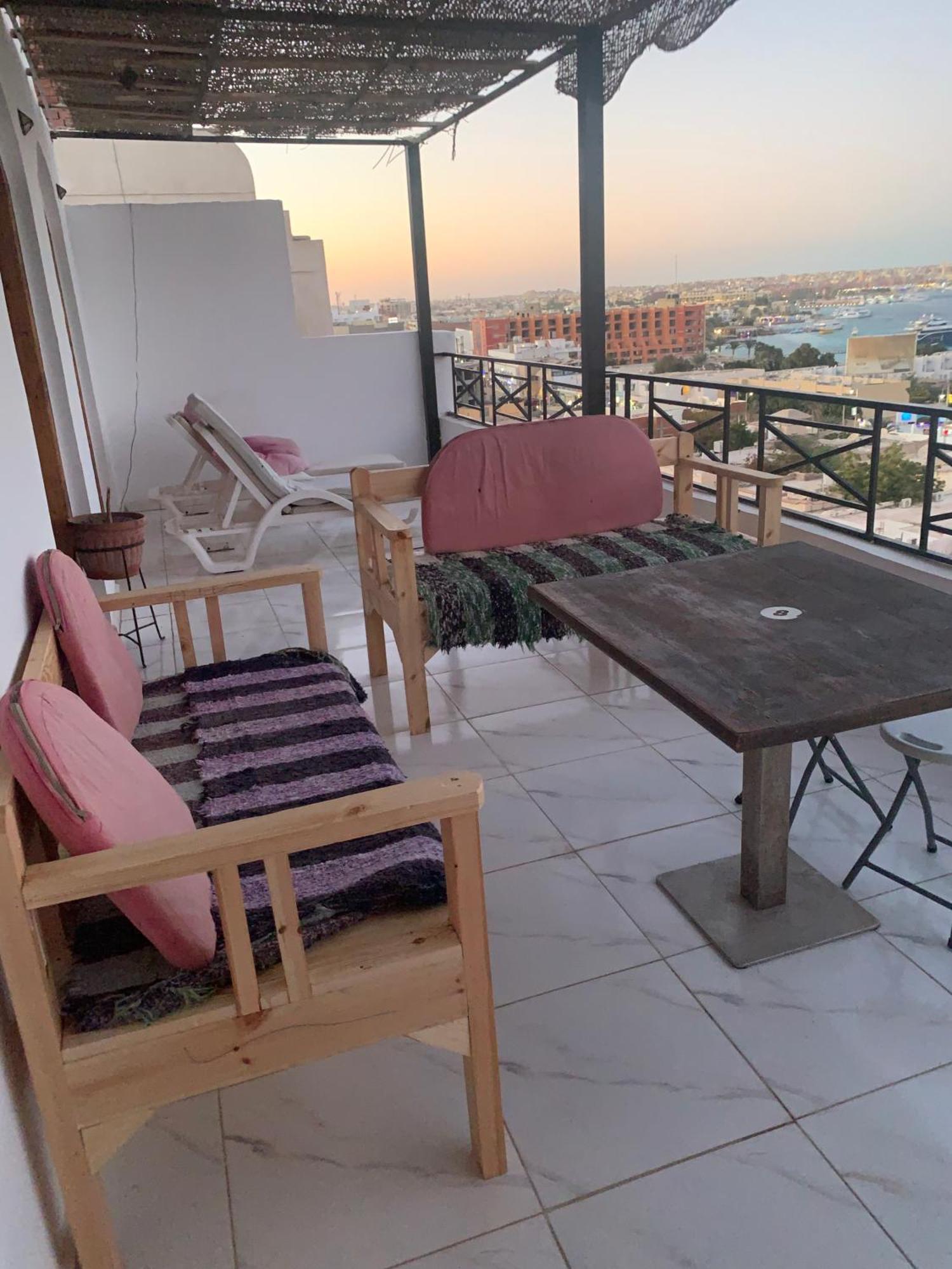 Immaculate 3-bed Sea View