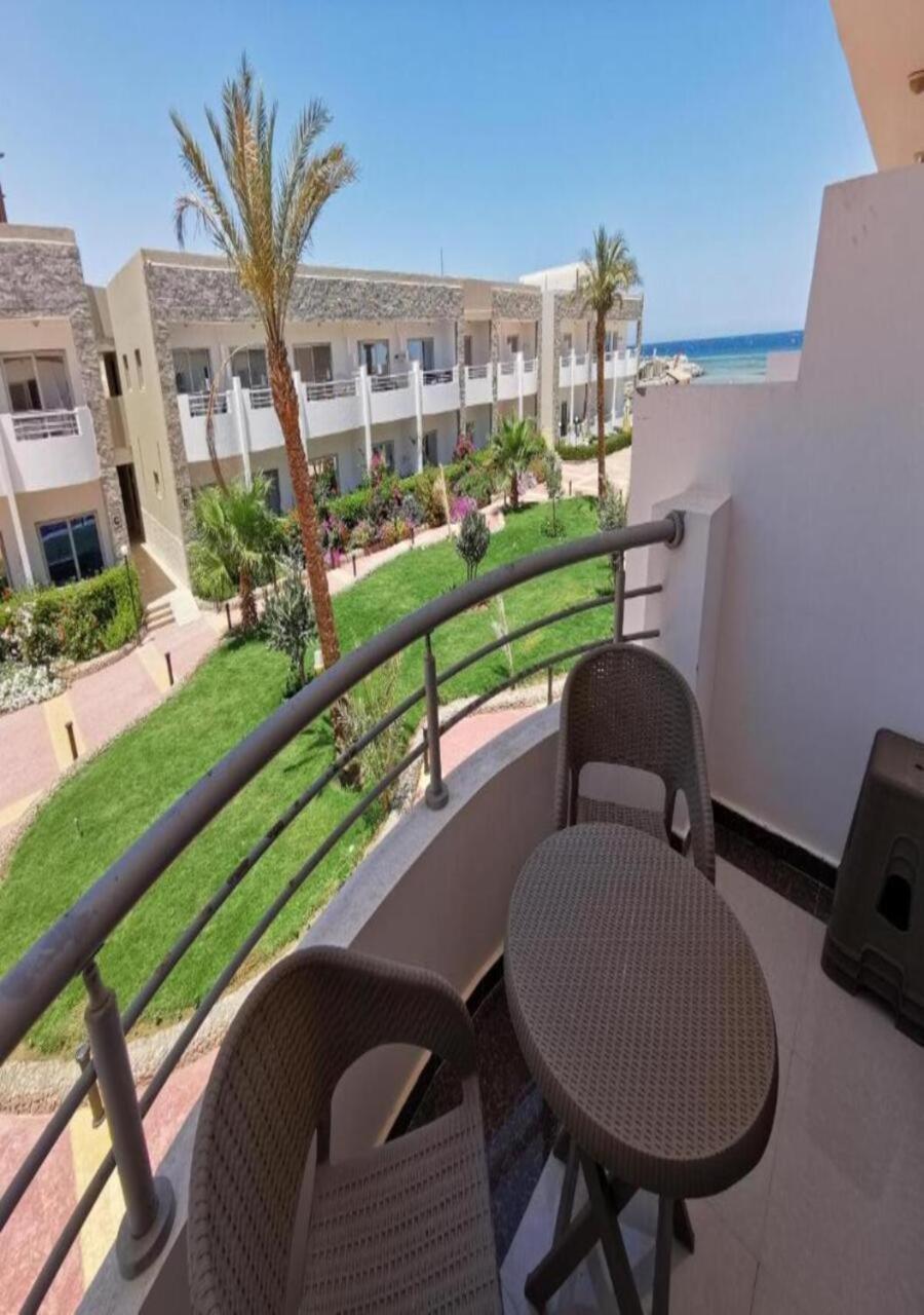 Lovely Sunny Front, Near Senzo Mall Free Wifi Apartment *