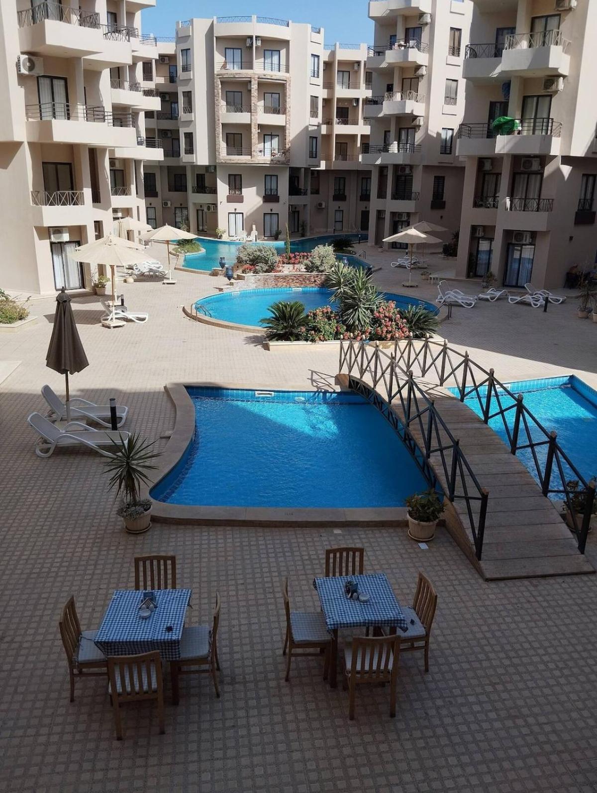 Modern With Direct Pool Access In Aqua Tropical Appartement *