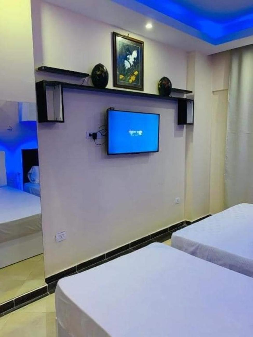 Lovely Sunny Front, Near Senzo Mall Free Wifi Apartment *