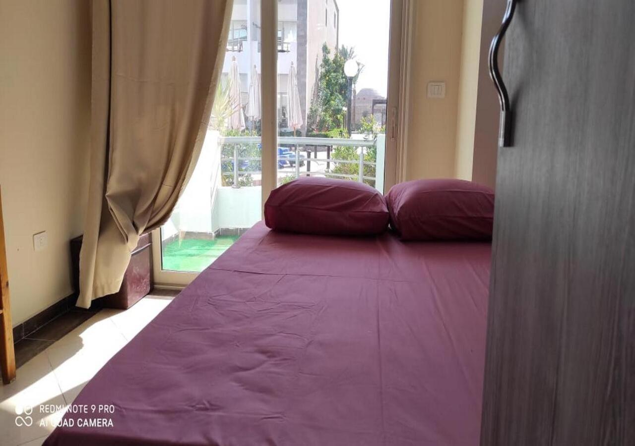 Apartment Lovely Sunny Front, Near Senzo Mall Free Wifi