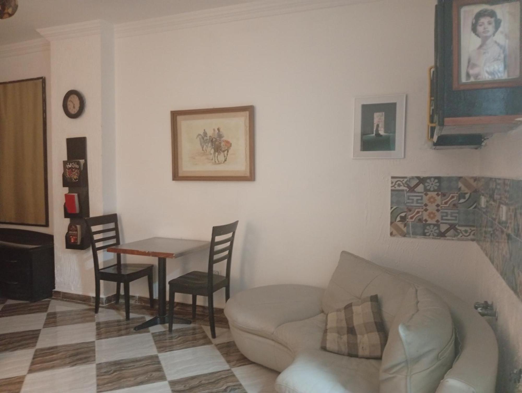 Apartment Downtown Near Gym Pool Shops Walking Distance From Entertainment And Shopping *