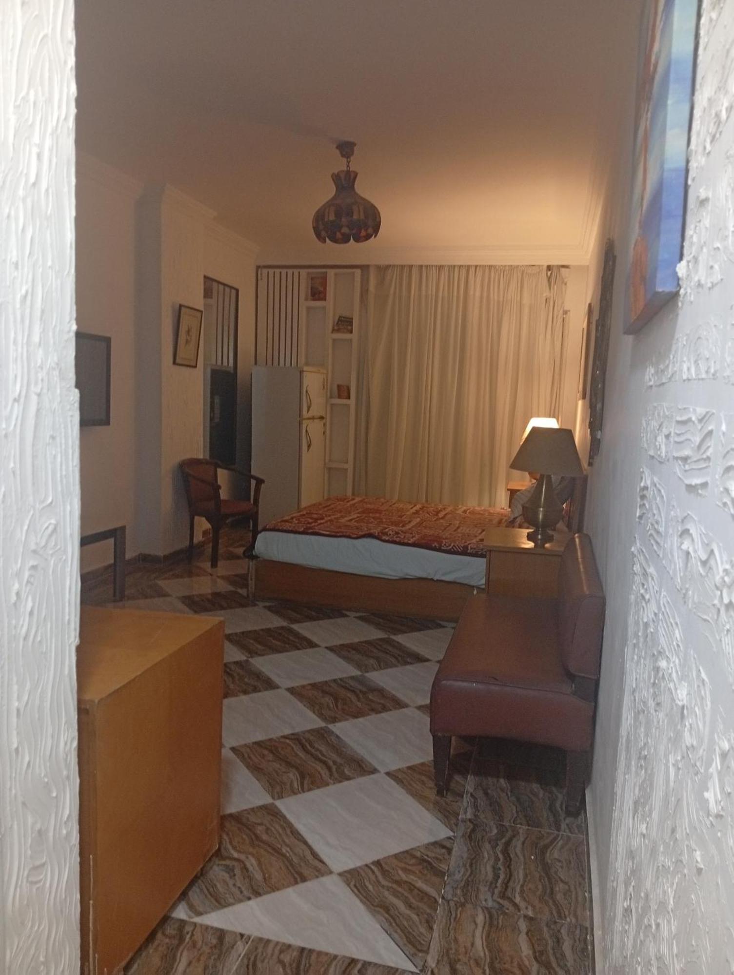Downtown Near Gym Pool Shops Walking Distance From Entertainment And Shopping *