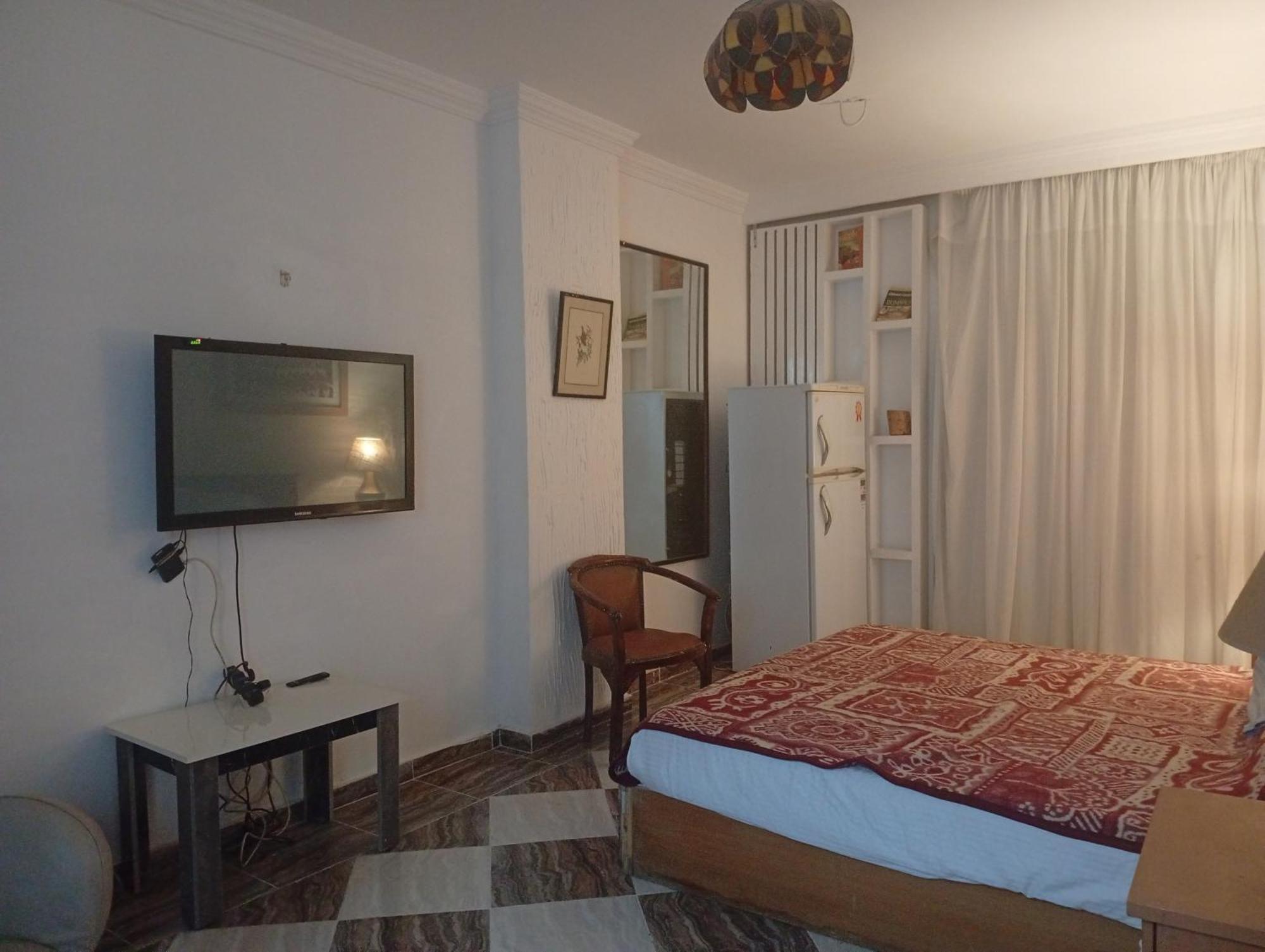 Downtown Near Gym Pool Shops Walking Distance From Entertainment And Shopping