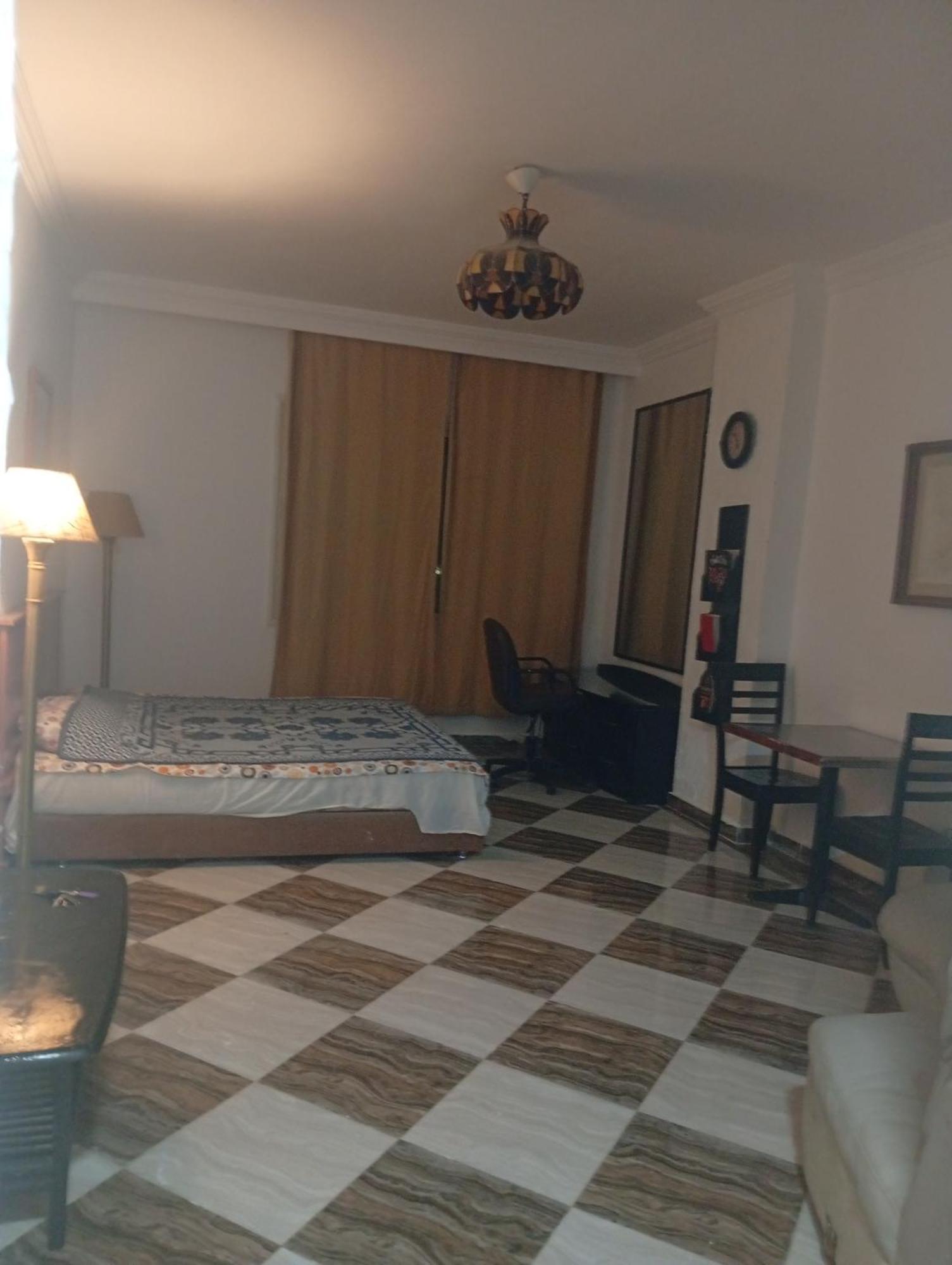 Apartment Downtown Near Gym Pool Shops Walking Distance From Entertainment And Shopping