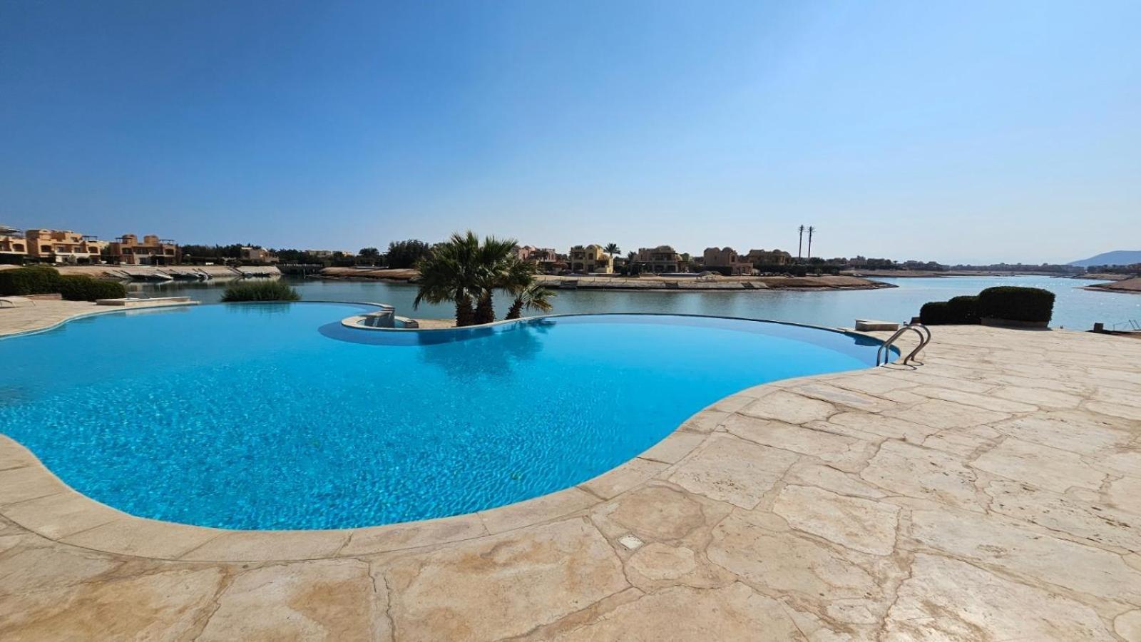 Sabina - A Luxurious Fully Furnished Ground Floor 2bd In El Gouna-red Sea *