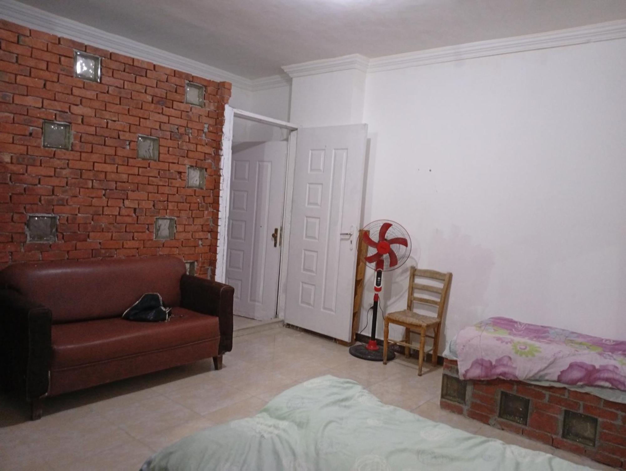 Downtown Near Gym Pool Shops Walking Distance From Entertainment And Shopping *
