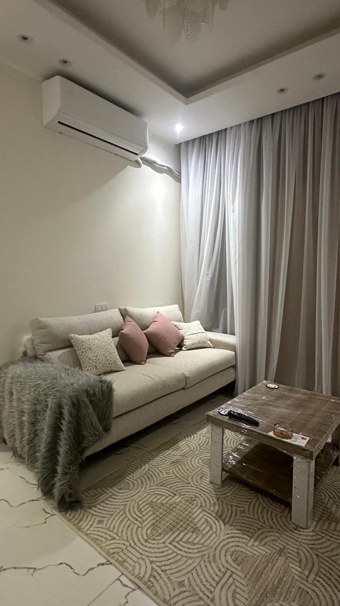 Hasnaa Apartment *