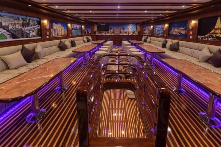 Happy Journeys Botel