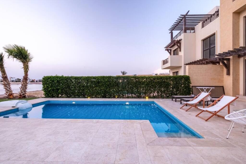 Exclusive Villa: Prime Locale Ferienhaus *