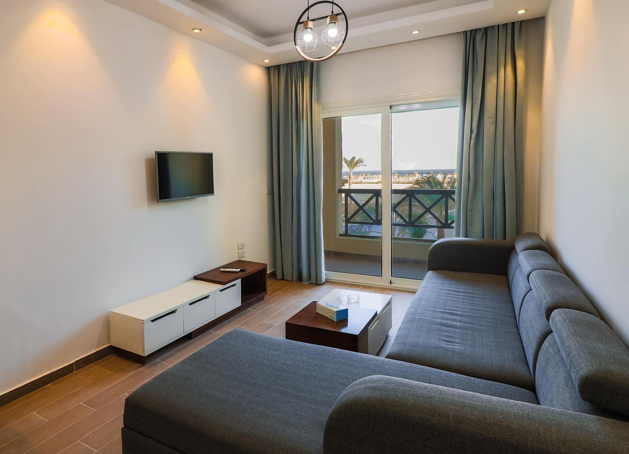 One Bedroom With Pool View C301 -al Saraya Sahl Hasheesh By Peaks