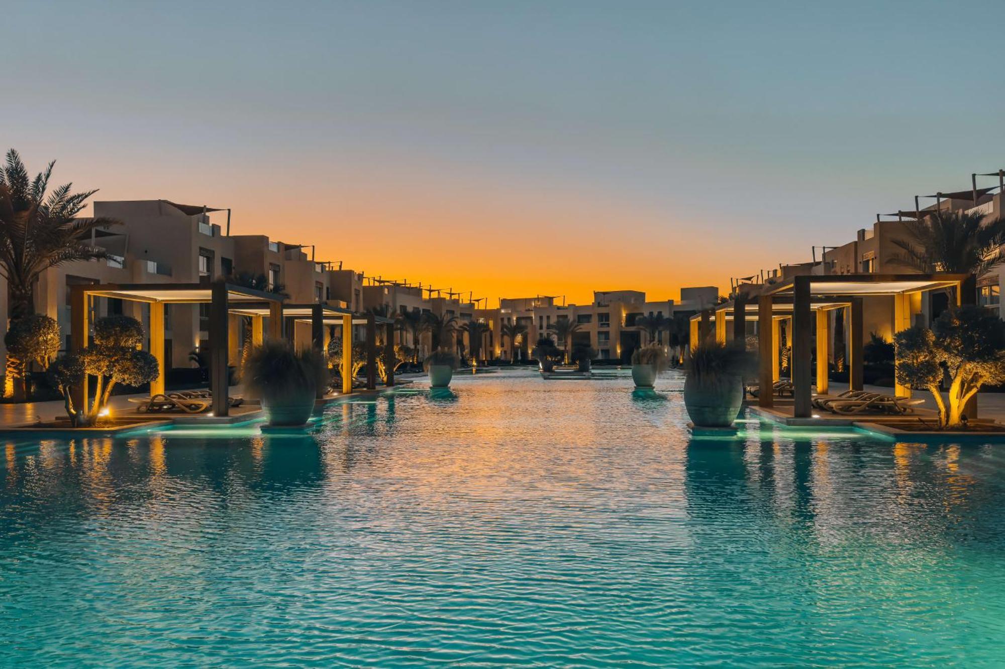 Remarkable & Rare 2bdr Mangroovy Free Pool & Apartment *