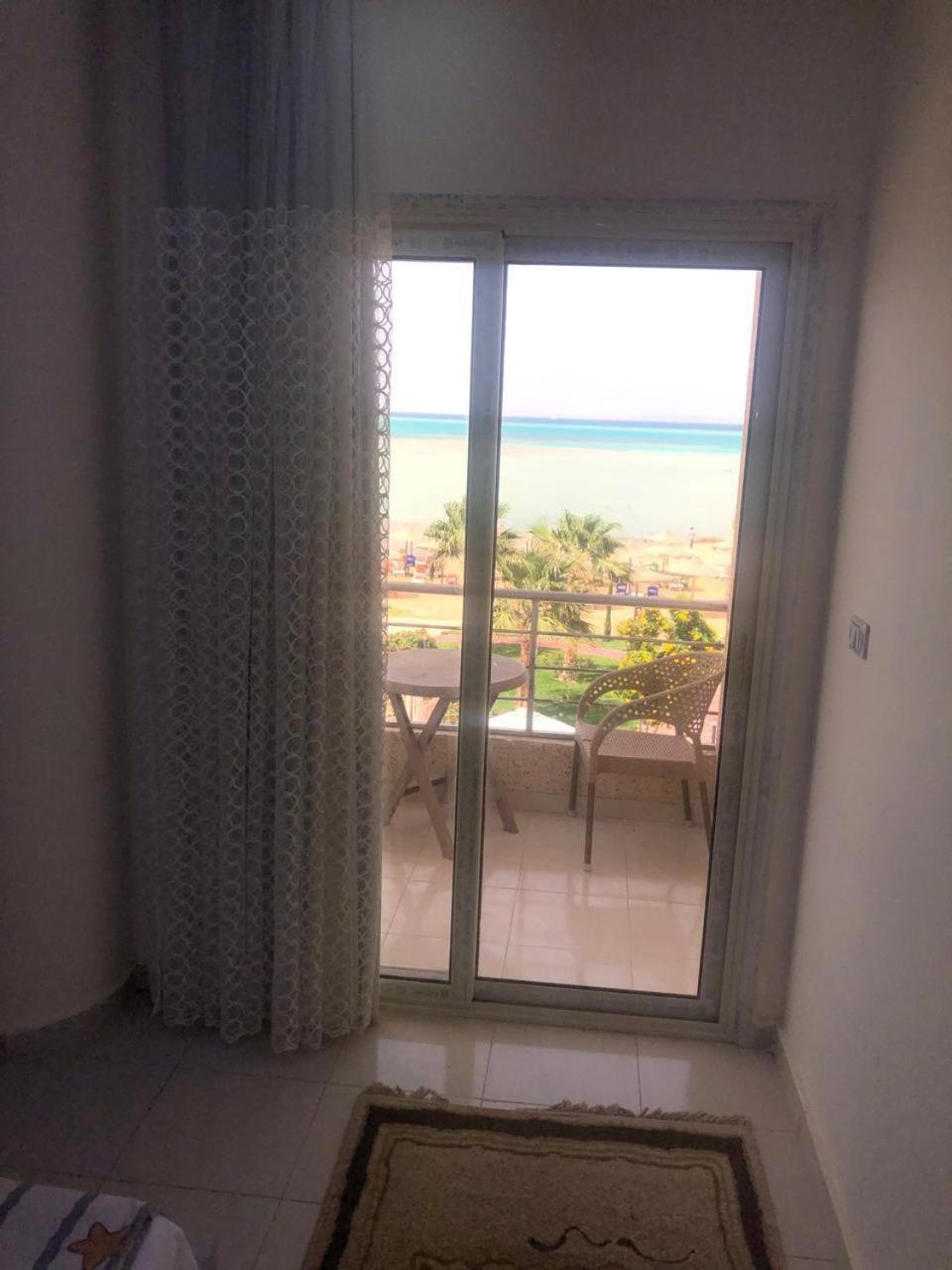 2 Bedroom Apartment *