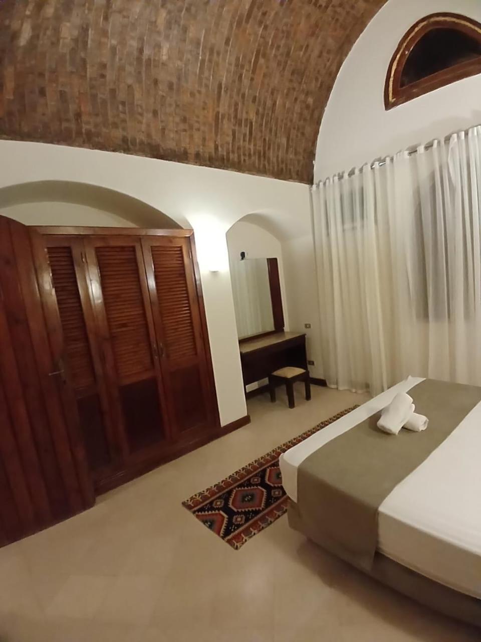 Rihana 2 Bedrooms Apartment *