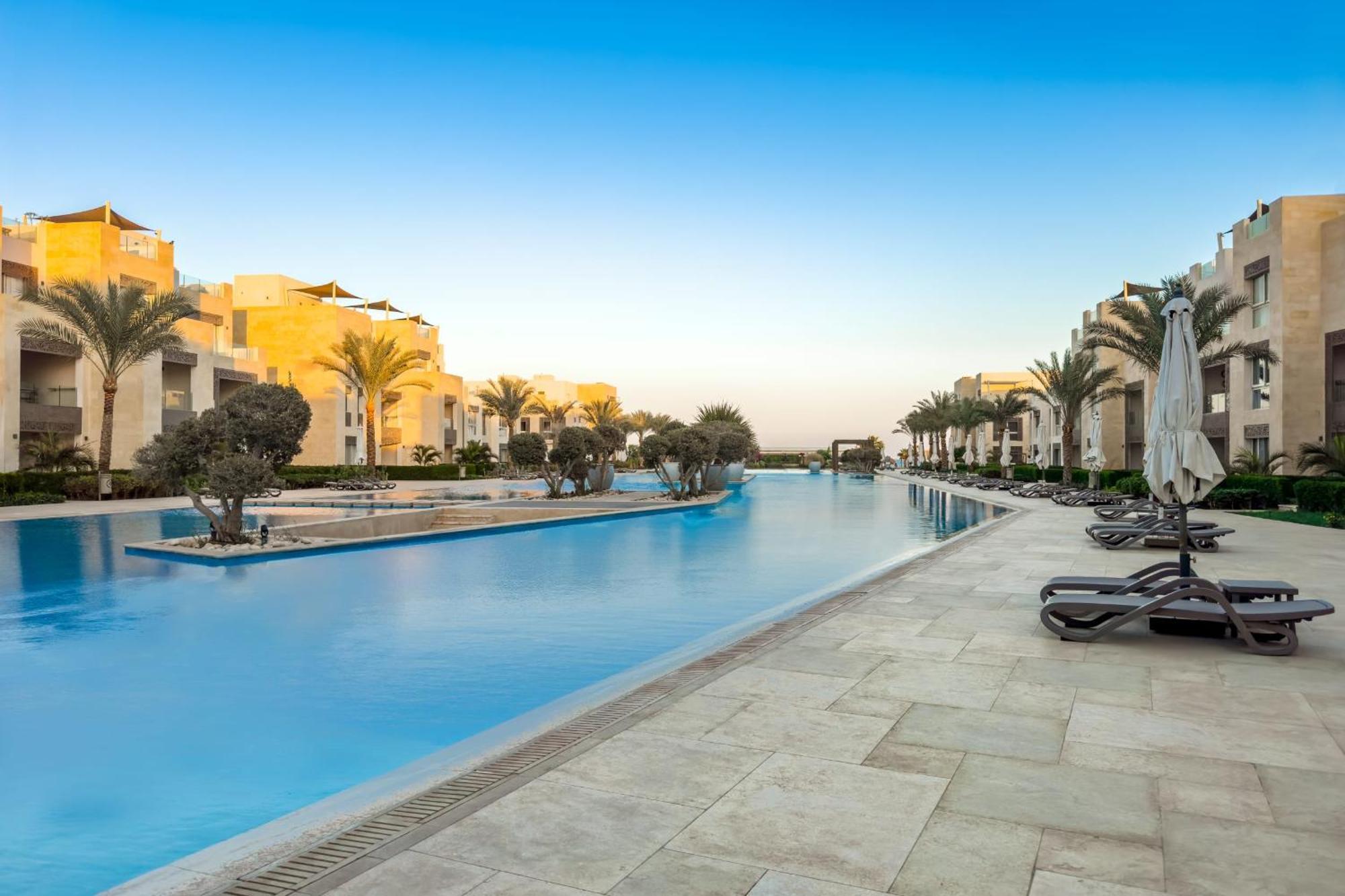 Modish & Modern 1bdr Poolfront Mangroovy Free Pool & *