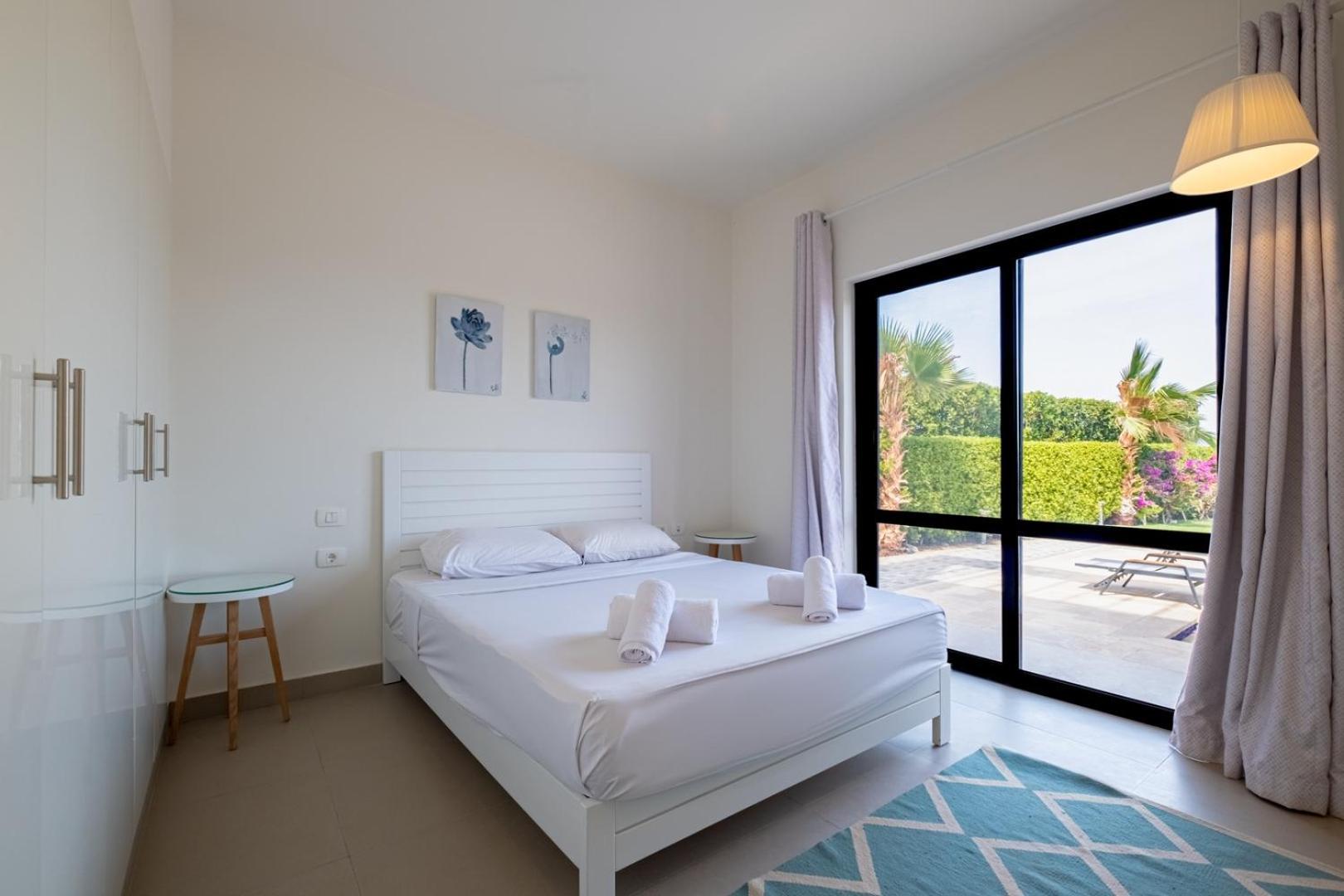 Prime Location Sea View Ferienhaus