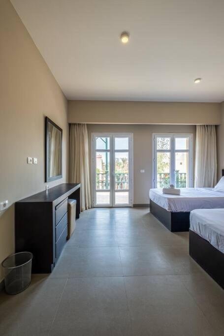Ocean View: Spacious 2-bed *