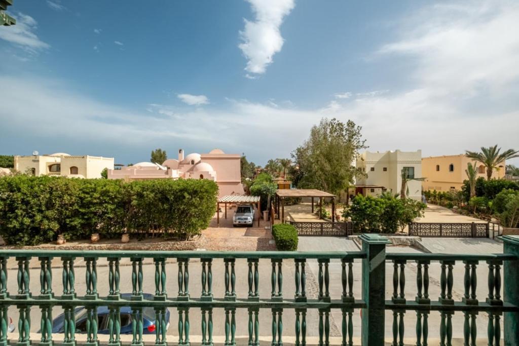 Ocean View: Spacious 2-bed Apartment