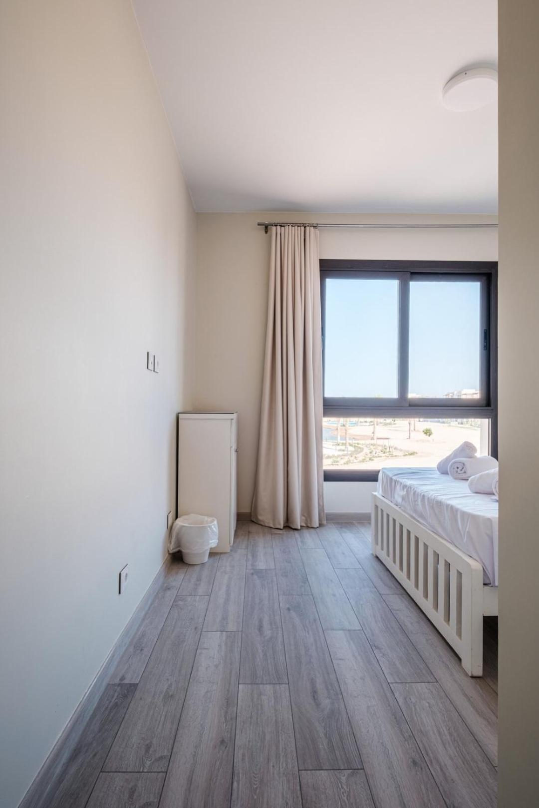 Apartment Shedwan Freshly Minted 2 Bdr *