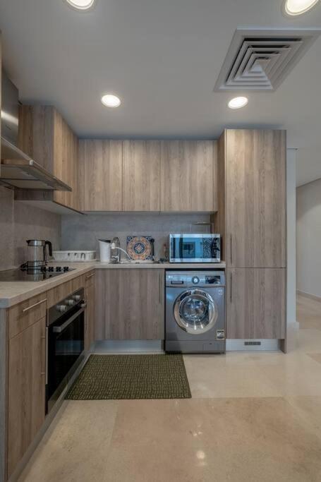 Newly Furnished Apt: Mangroovy Apartment