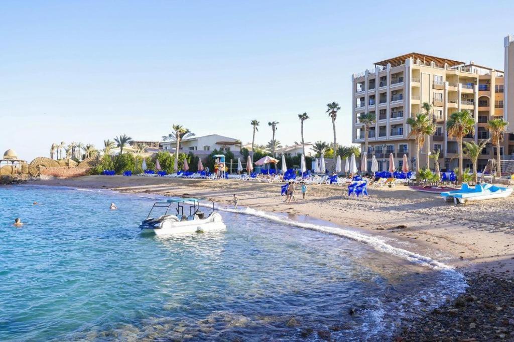 Juliana Aqua Park Hotel 4*