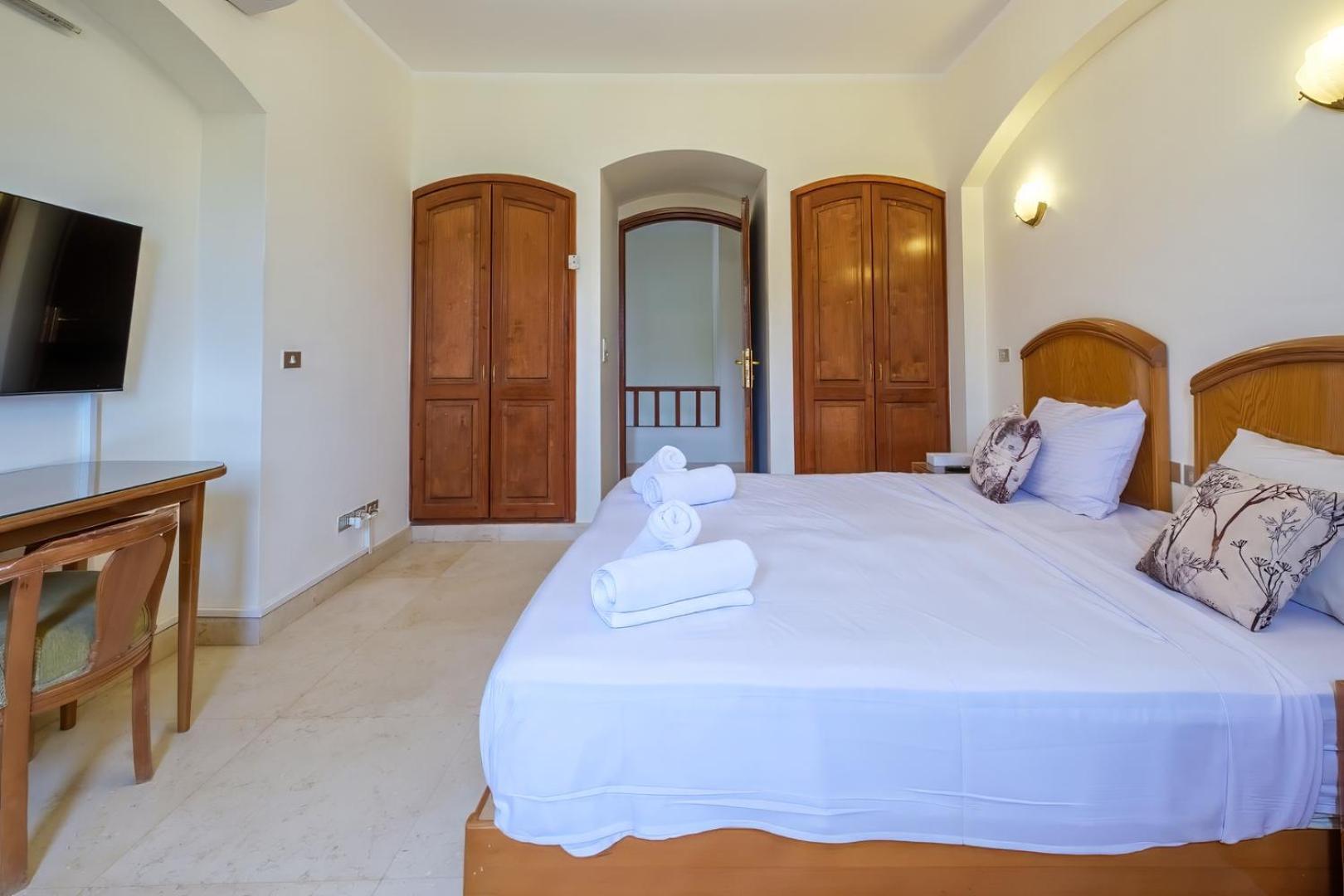 Ferienhaus Serene 4bdr Villa: Your Cozy Away From *