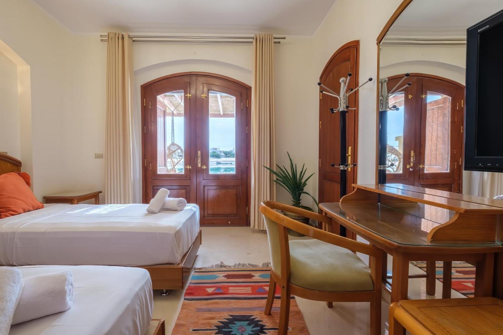 Ferienhaus Serene 4bdr Villa: Your Cozy Away From