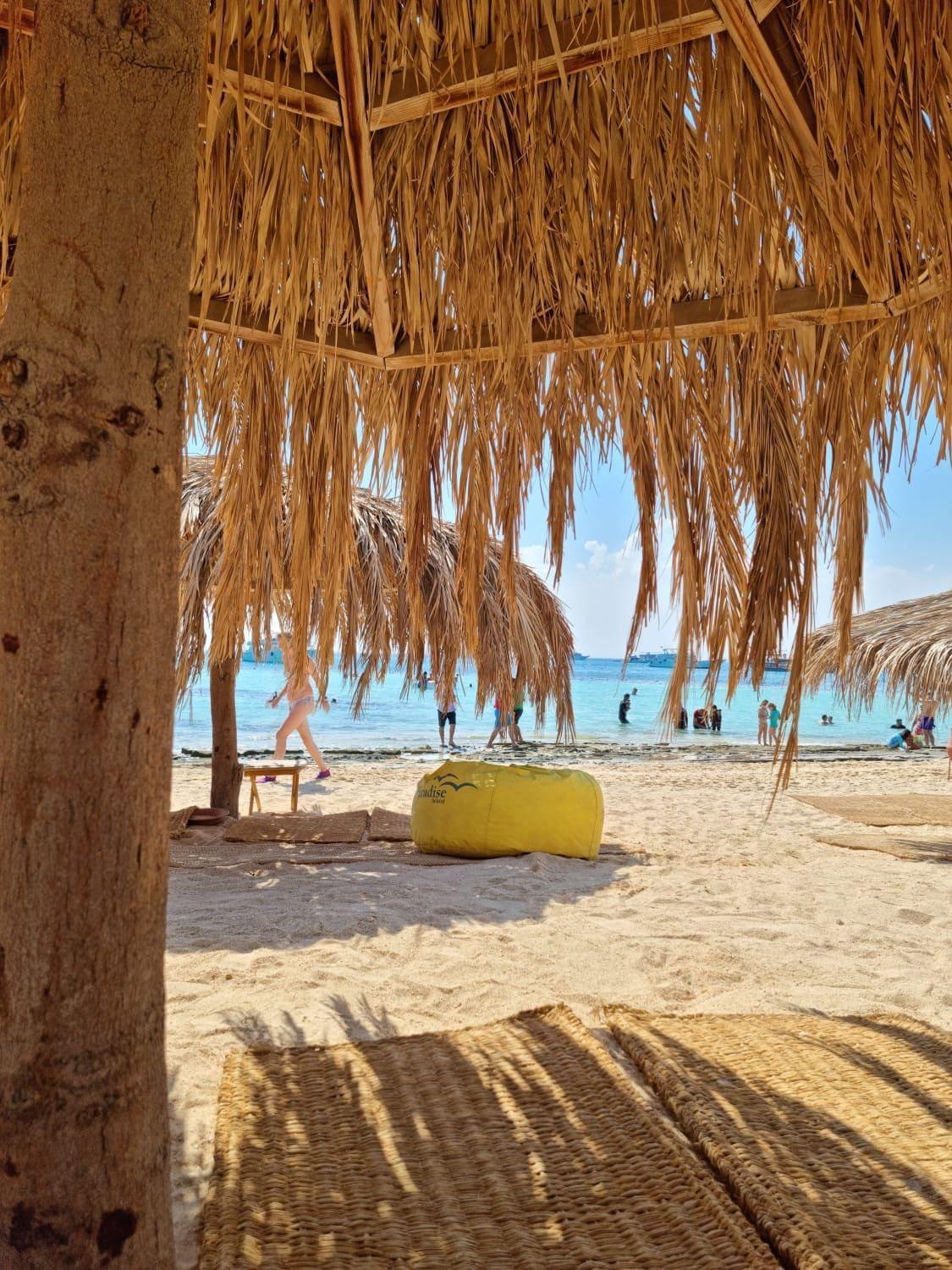 Apartment 2bed Beachfront On-the-beach Hurghada
