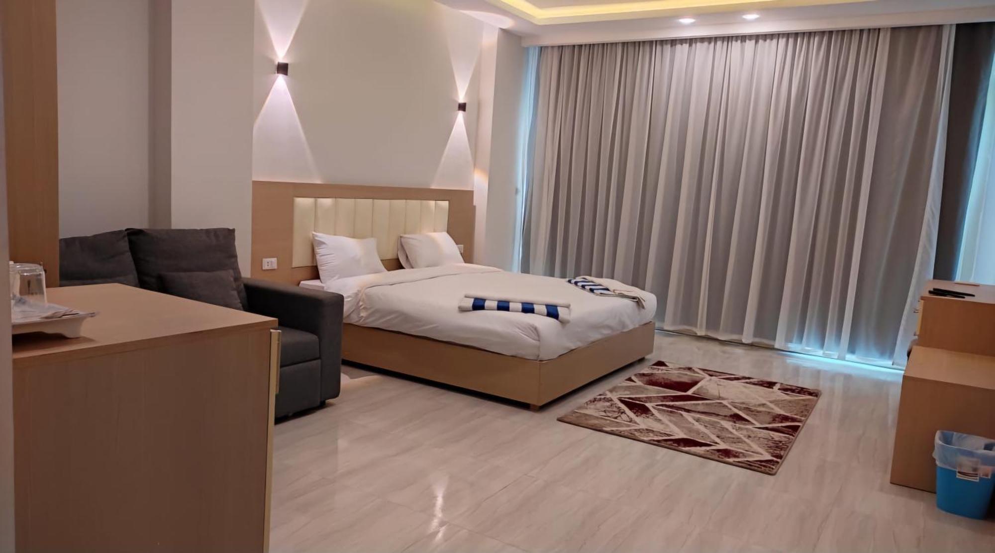 Aparthotel Mirage Bay & Aquapark 4*