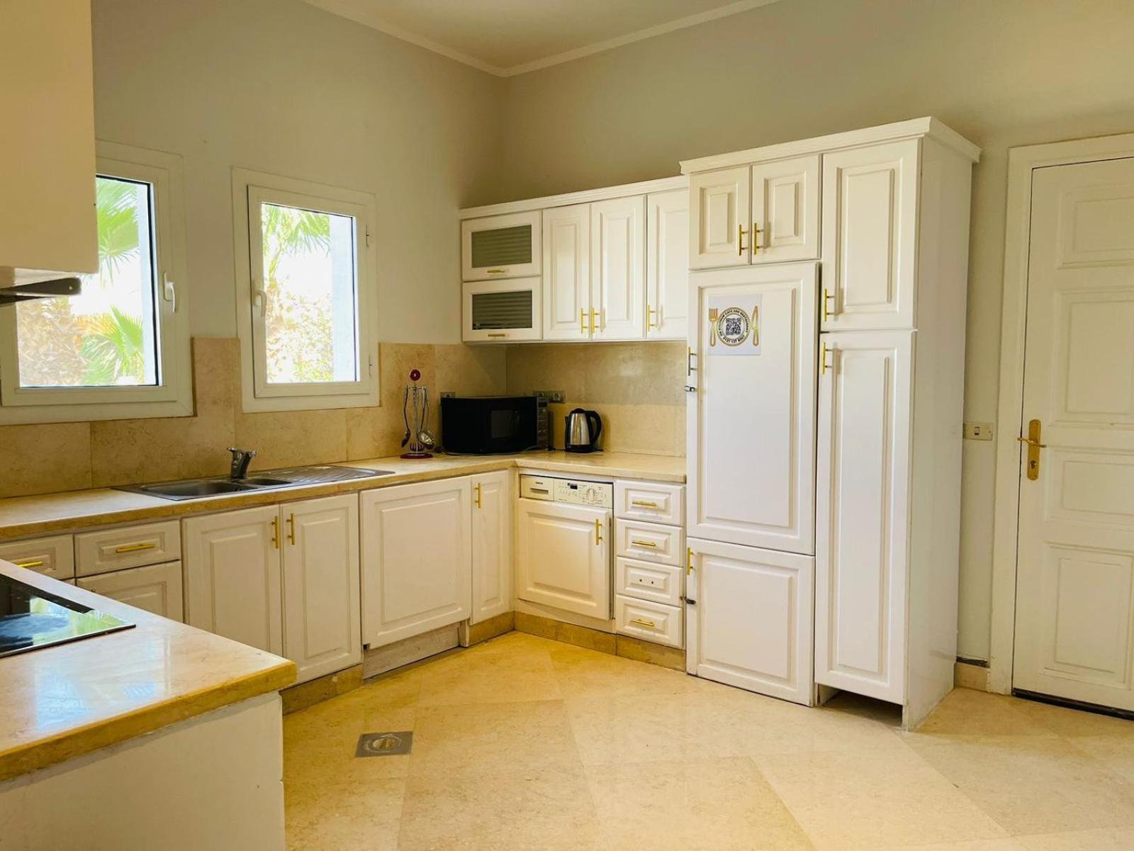 Villa 6 Bedroom In El-gouna *
