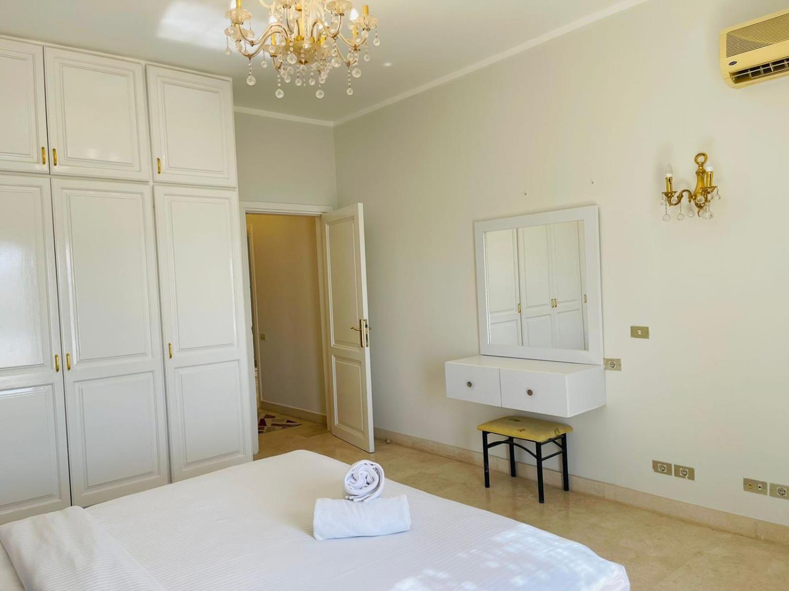 Villa 6 Bedroom In El-gouna