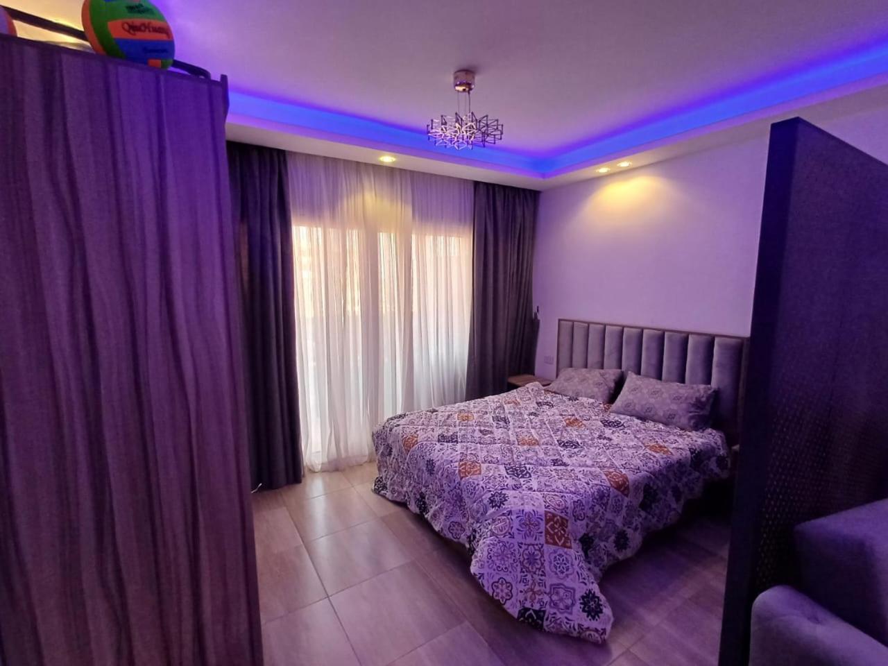Alhambra Avenue Apartment *