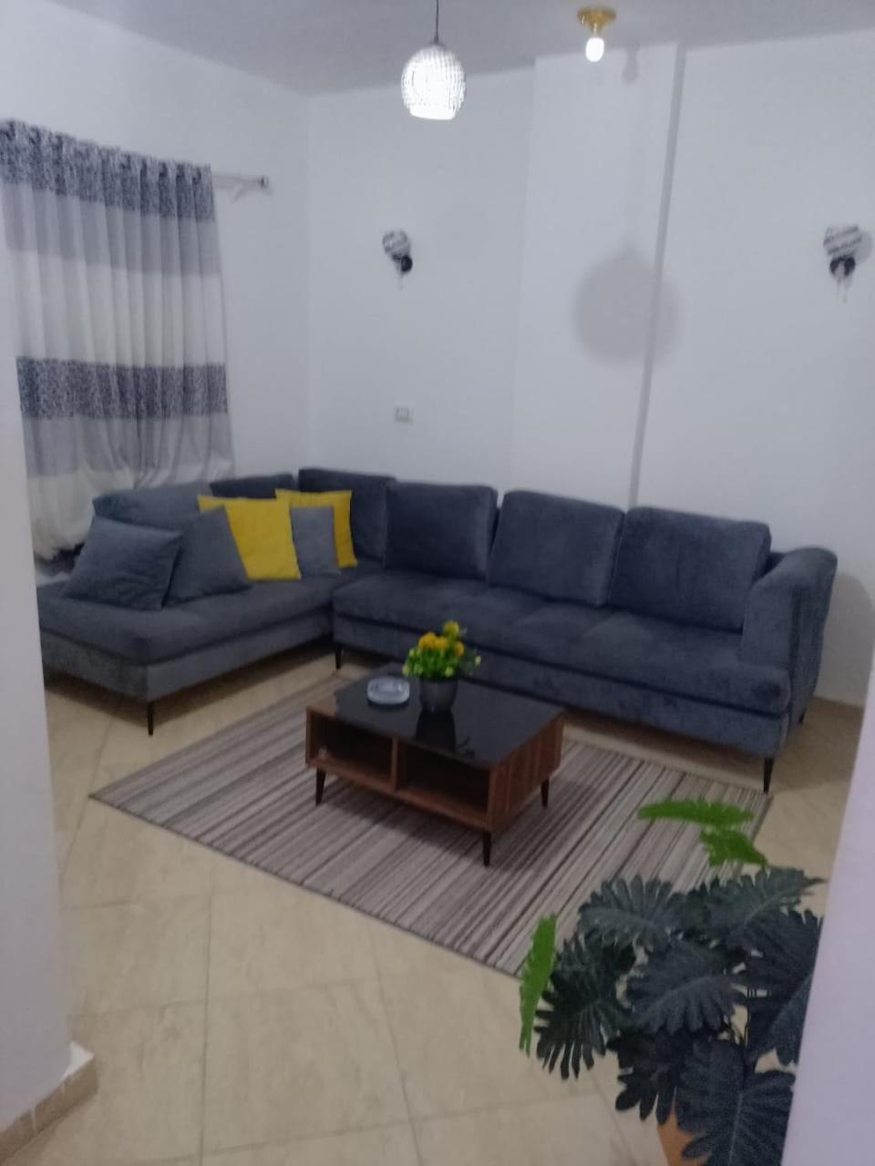 Apartment With Pool