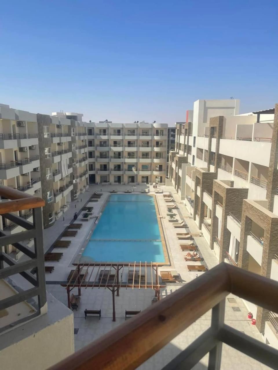 Alhambra Avenue Apartment