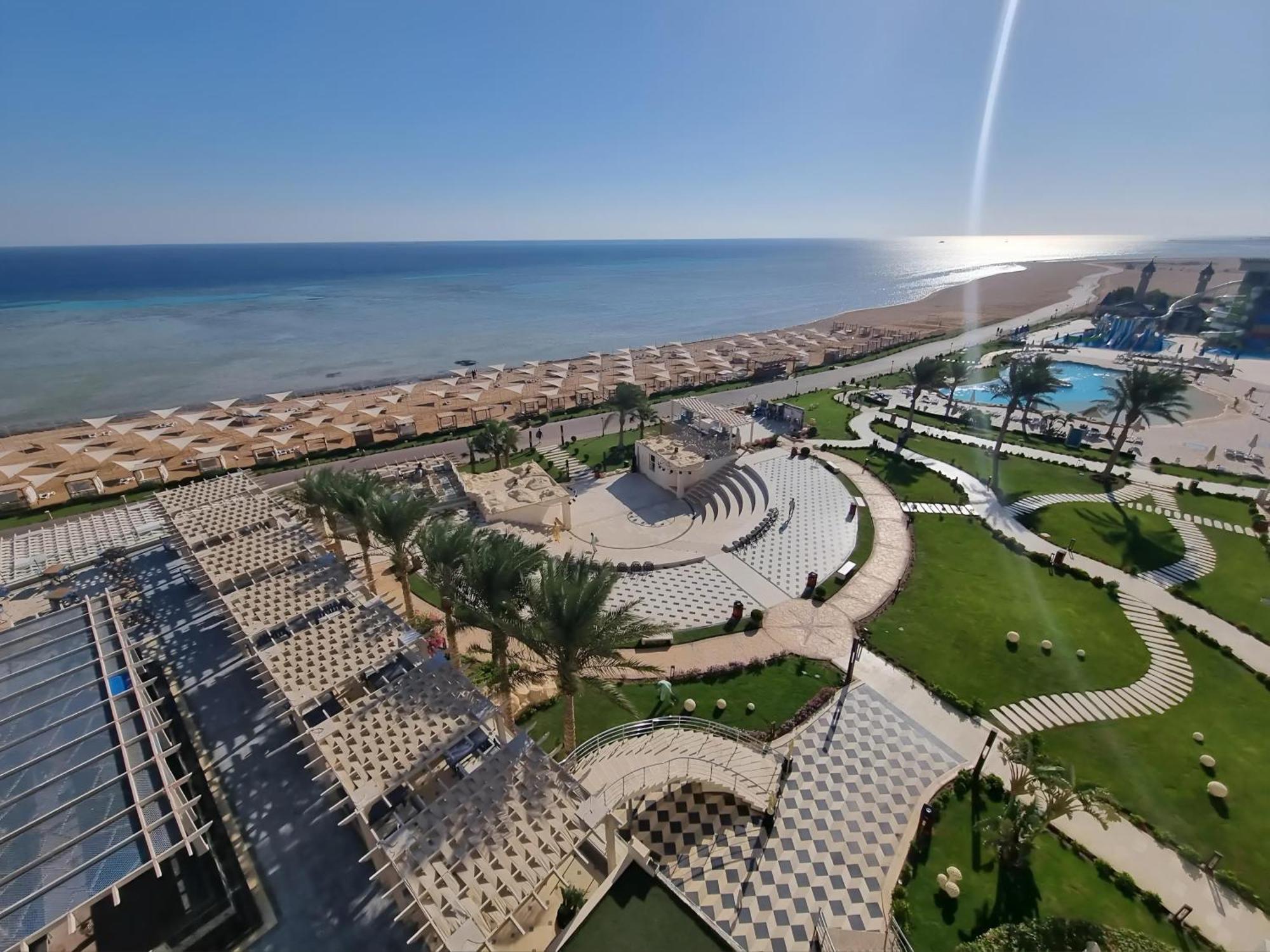 Appart hôtel Luxury Beachfront Studio- Foreign Nationals Only *