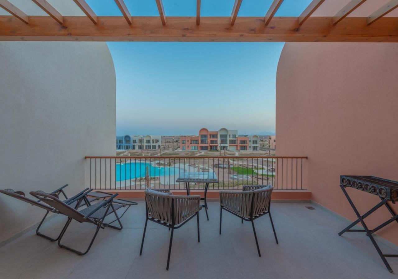 Sophisticated 1br Retreat In Kamaran El Gouna I Pool View And Access Apartment *