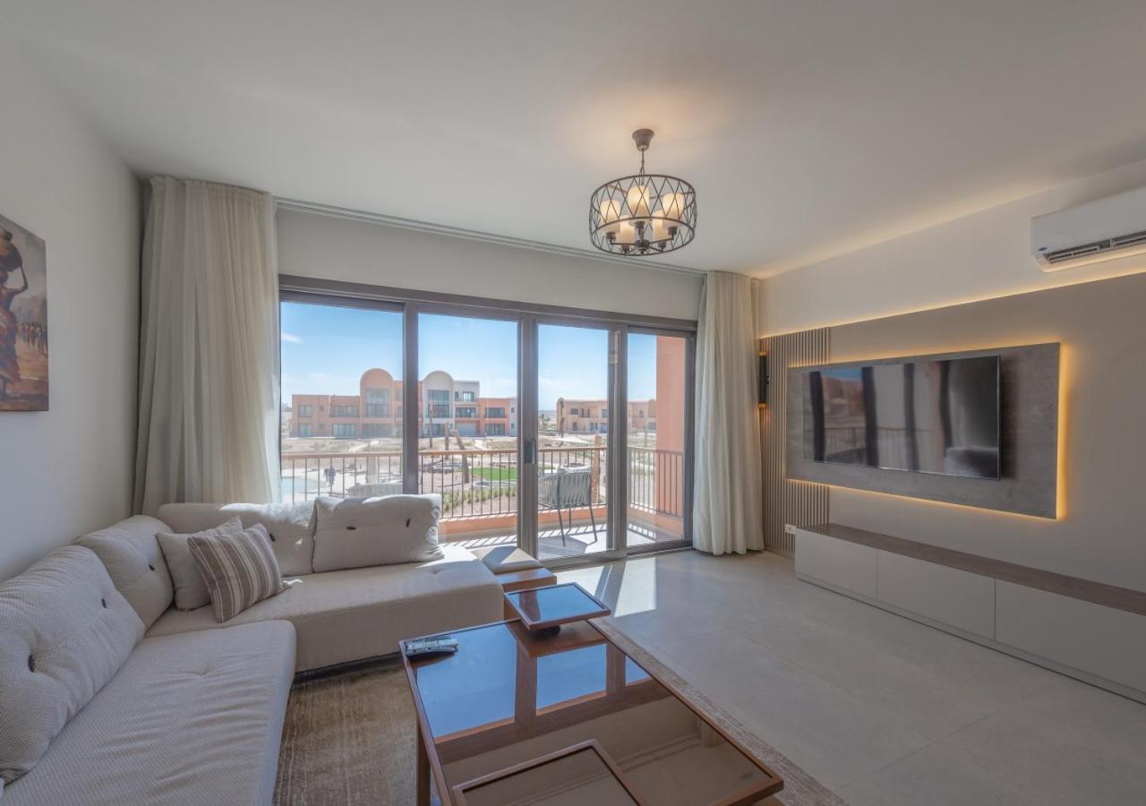 Sophisticated 1br Retreat In Kamaran El Gouna I Pool View And Access Apartment *