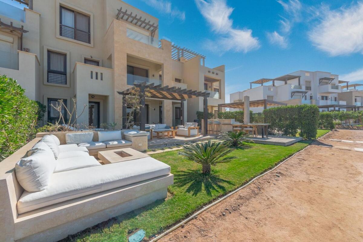 Serene Lakeview Escape 2br At Cyan Elgouna Apartment