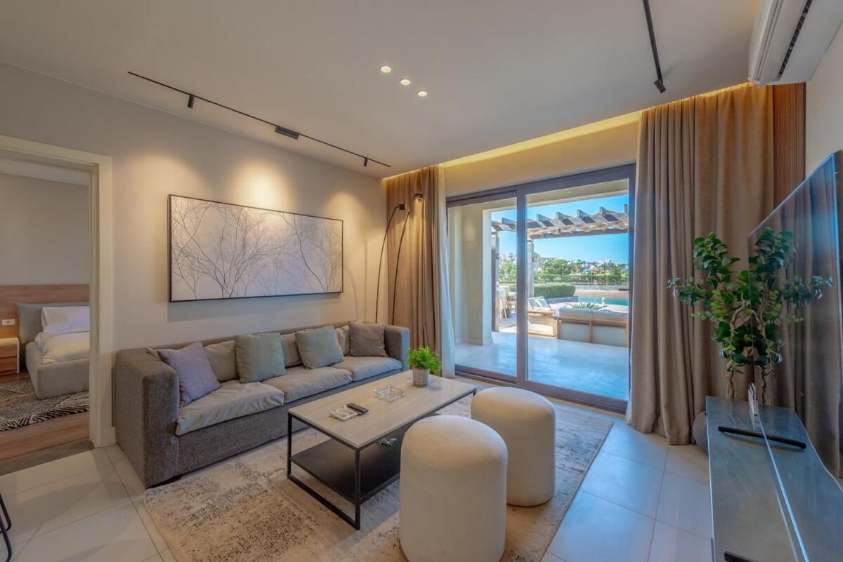 Serene Lakeview Escape 2br At Cyan Elgouna Apartment *