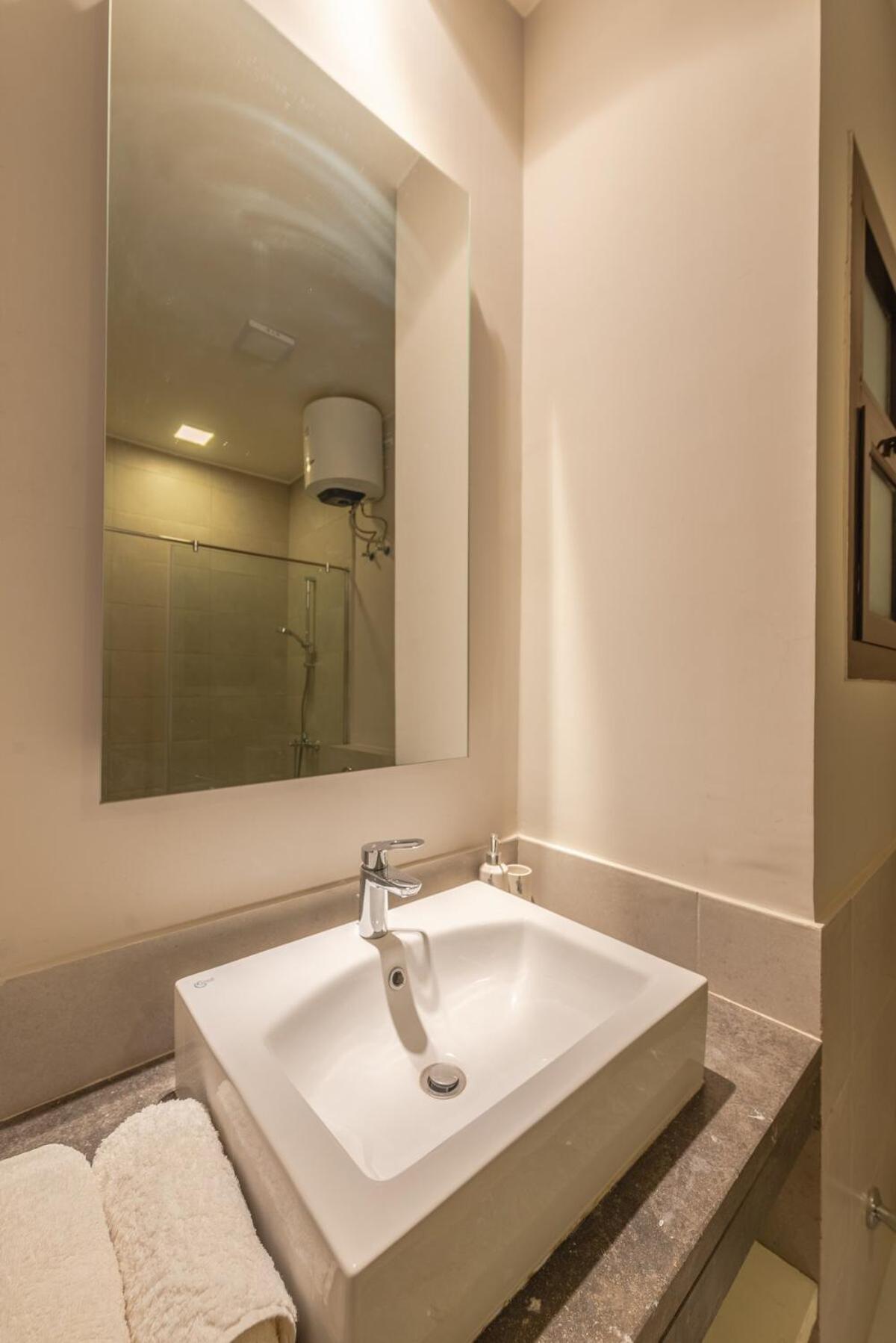Apartment Serene Lakeview Escape 2br At Cyan Elgouna