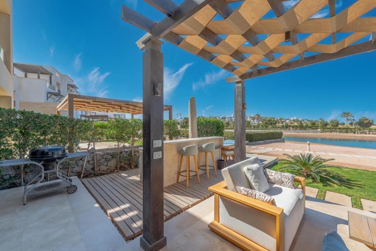 Serene Lakeview Escape 2br At Cyan Elgouna Apartment